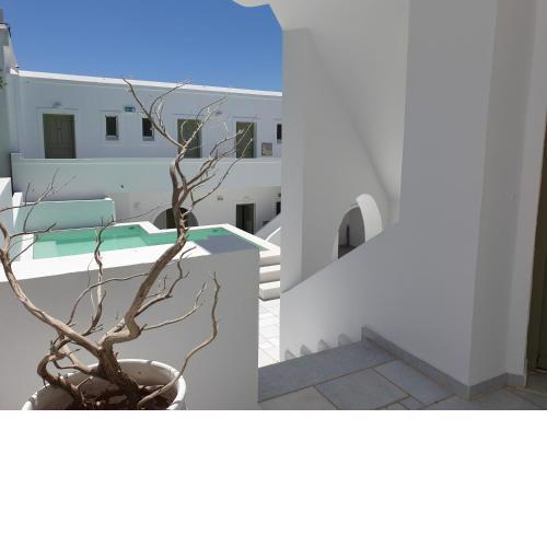 Artemis Hotel