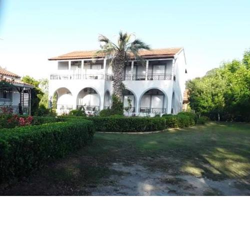 ARTEMIS Studios & Apartments Sidari