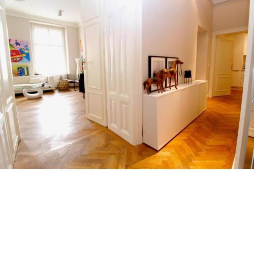 Artistic Apartment in the Heart of the City