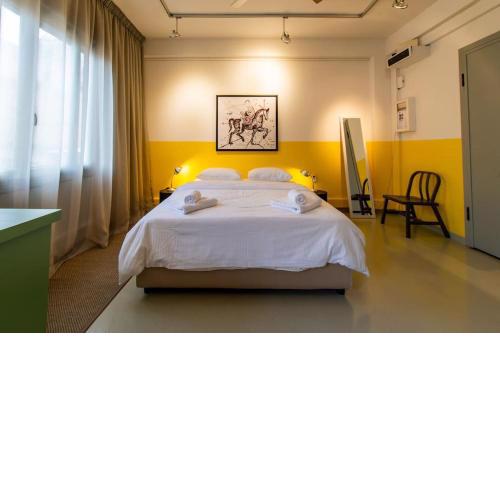 Artistic studio apartment