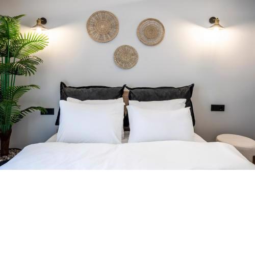 Artistically Designed 1BR Flat with AC in Cihangir