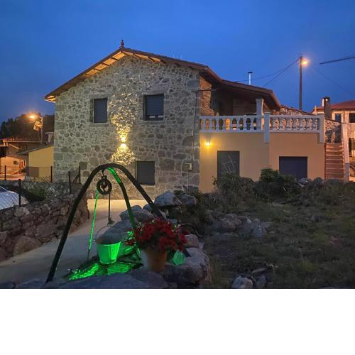 As Penedas, Casa dos Arcos