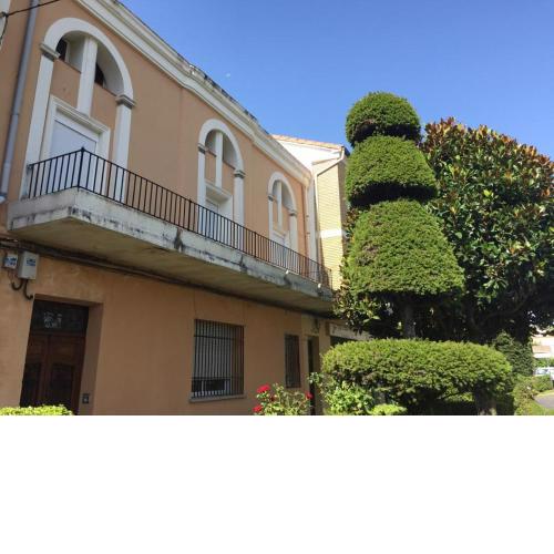 AT LA VIÑUELA