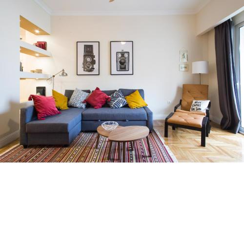 Athena’s Hideaway- Fully Renovated- Absolute Best Location