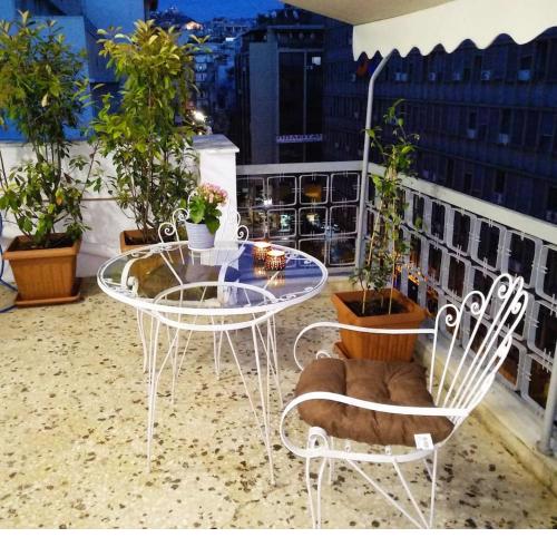 Athena's Home, Sunny Balkony 100m from metro!