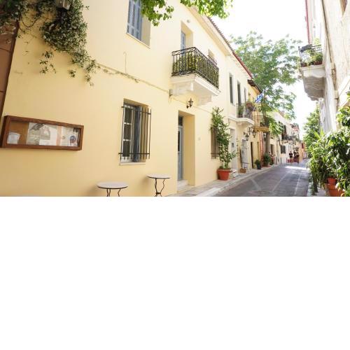 Athenian House in Plaka Villa by Athenian Homes