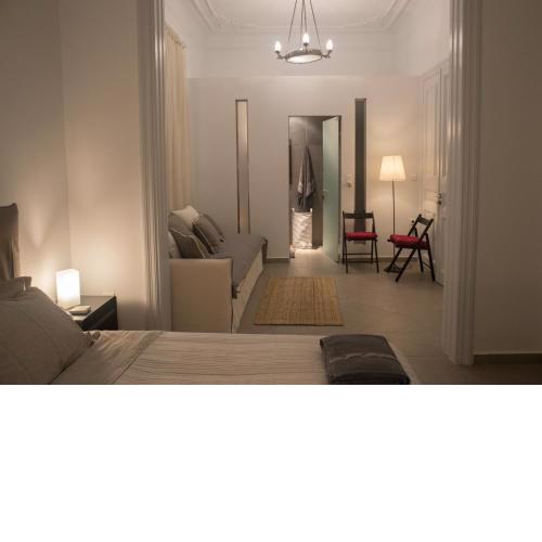 Athenian Neoclassical Apartment