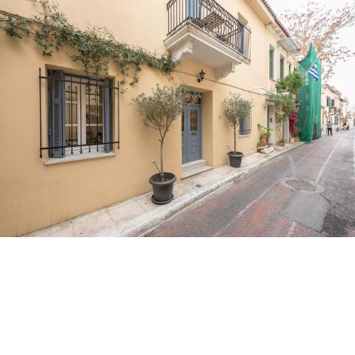 Athenian Niche in Plaka Villa by Athenian Homes