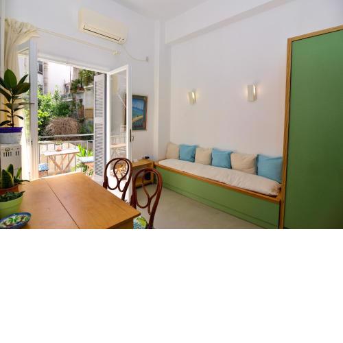 Athens cozy Studio 4 min walk to the Acropolis hil