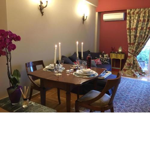 Athens-Plaka, Peter’s beautiful apartment in Temple of Zeus