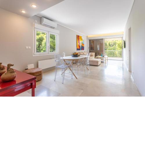 Athens Riviera -HiEnd flat at top Kavouri beach location