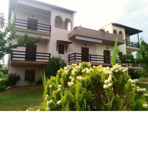 Athina Vourvourou Apartments