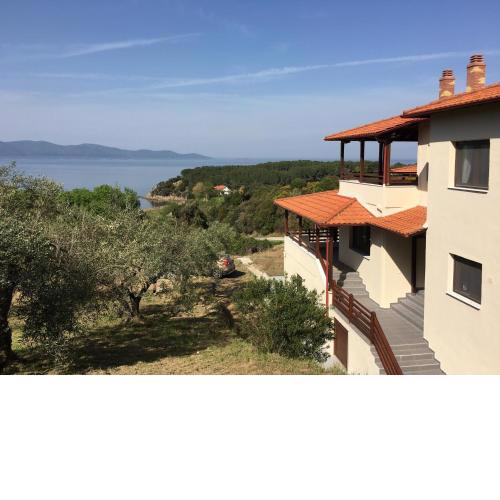 Athinaios Porto Klisouri Villa