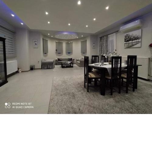 Athinas House