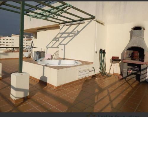 Ático 3 habitaciones Benalmadena Costa con jacuzzi y barbacoa privado