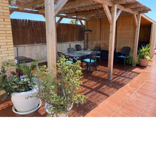 Ático con solarium privado, piscina y parking en Vilafortuny 136B - INMO22