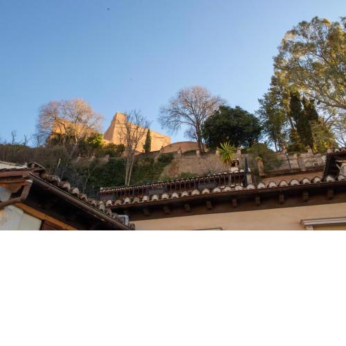 Ático con terraza en Cuesta Gomérez