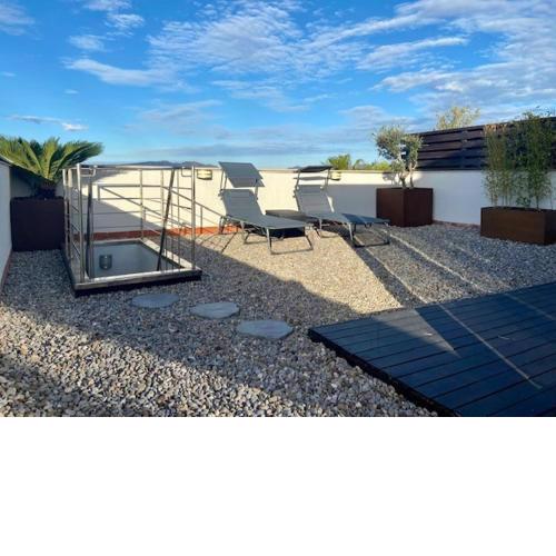 Atico con terraza y piscina Sant Pere Pescador