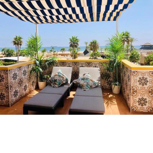 Ático de lujo en primera línea 2 balcones con vistas al mar, Vera Playa