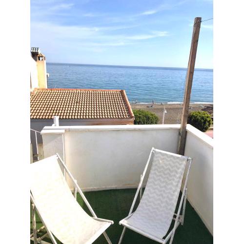 Ático en la playa con terraza privada