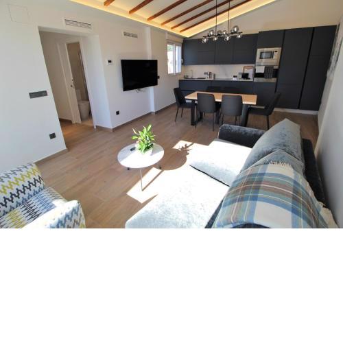 Atico loft de lujo con terraza espectacular y vista a los 2 castillos