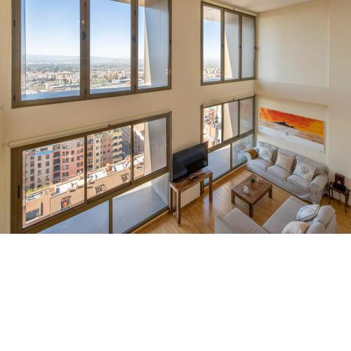 Atico Top Granada, Penthouse, 18-19th floor, City Centre, Views, Terrace, Free Parking
