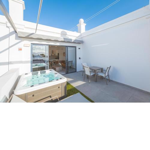Atlantico Plaza 1A - 3 beds - 2 baths