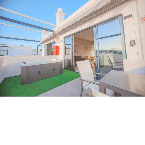 Atlantico Plaza 3A - 2 beds - 2 baths