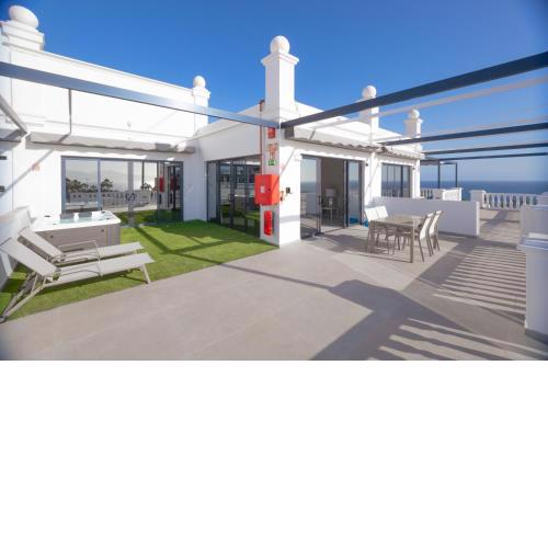Atlantico Plaza Suite 6A - 2 beds - 2 baths