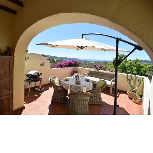 Attached villa with beautiful sea view and communal pool