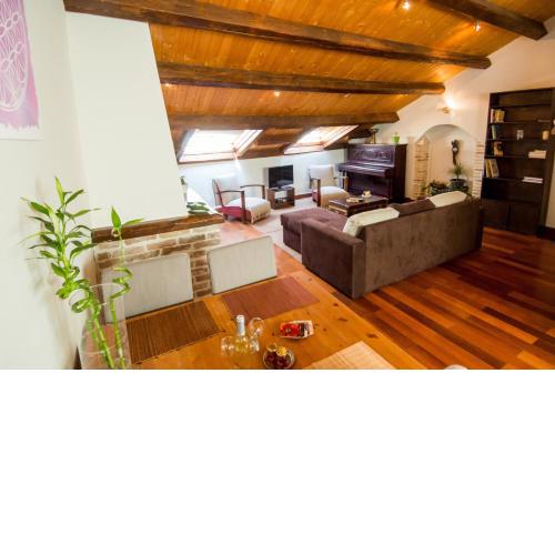 Attic flat at San Giacomo square-Corfu town