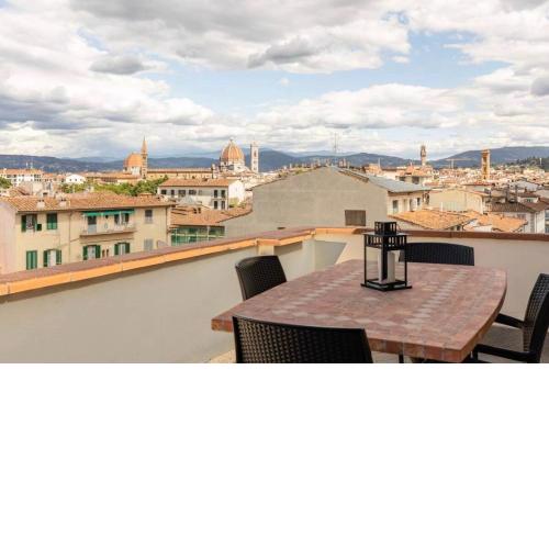 Attic with private terrace on Florence