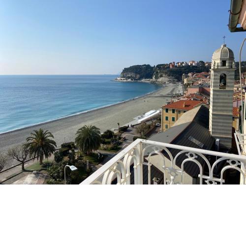 Attico Fronte Mare nel Borgo di Celle Ligure