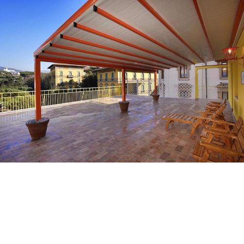 Attico Incerpi, terrazza sui tetti di Montecatini Terme