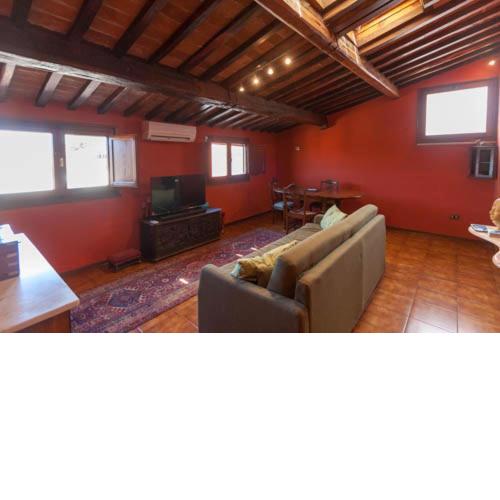 Attico panoramico nel cuore di Pietrasanta