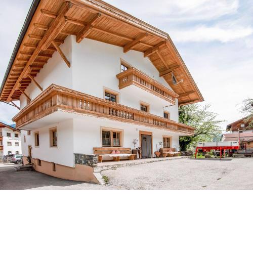 Attractive Apartment in Hainzenberg with Ski Storage