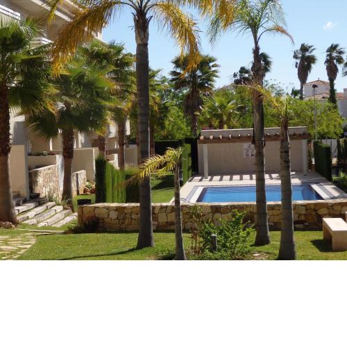 Attractive apartment in Pego with garden