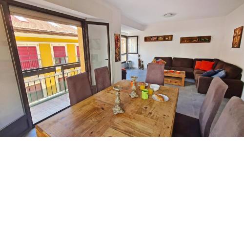 Attractive City Center Apartment