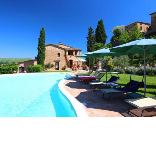Attractive Farmhouse in Montalcino with Private Terrace