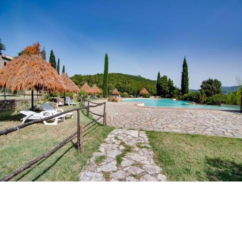 Attractive Farmhouse in Monticiano with Garden
