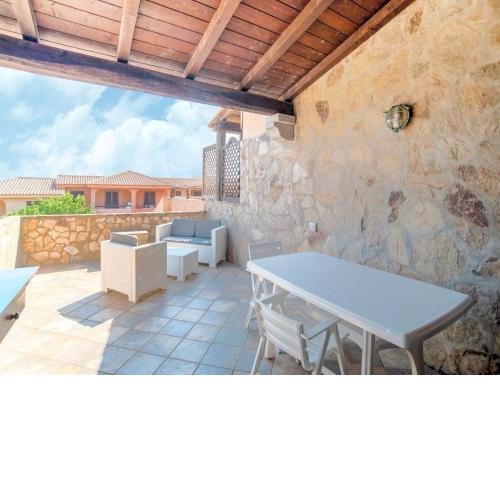 Attractive Holiday Home in Marinella with Balcony