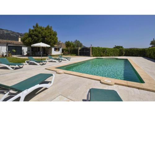 Attractive holiday home in Selva with pool