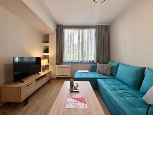 #Aura Studios & Suites V6