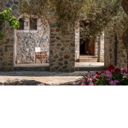 Aura Traditional Apartment