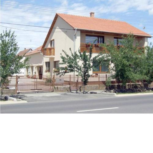 AURA VENDÉGHÁZ