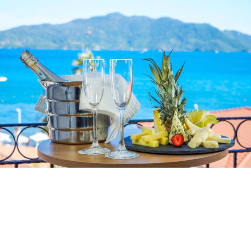 Aurasia Sea Side Hotel