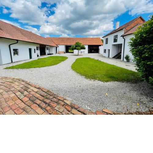 Auszeit am modernen Vierkanthof