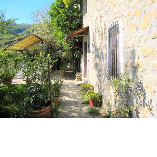 Authentic colonial property set in the Tuscan hills