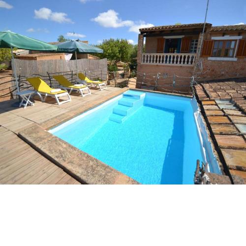 Authentic country house with sun terrace and private pool rural location