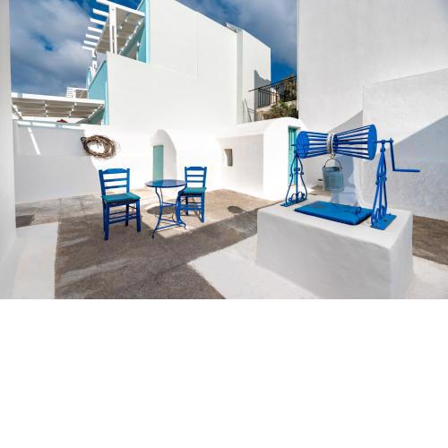 Authentic Santorinian Home Experience